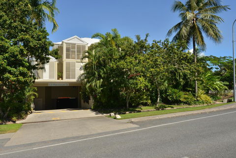 Port Douglas Apartments - Adults Only Oasis - Foster Accommodation 28