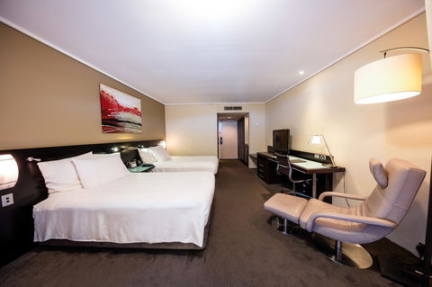 Hilton Cairns - Foster Accommodation 32