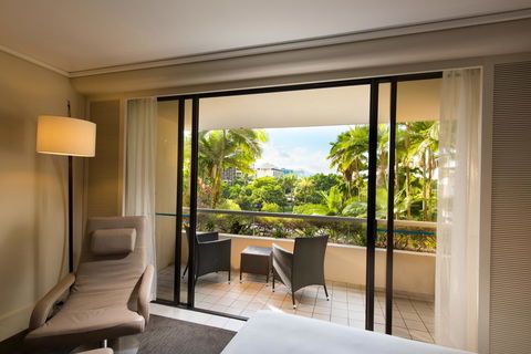 Hilton Cairns - Foster Accommodation 10
