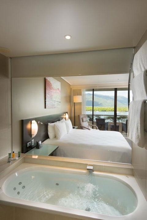 Hilton Cairns - Foster Accommodation 2