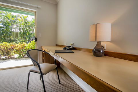 Shamrock Gardens Motel - Foster Accommodation 1