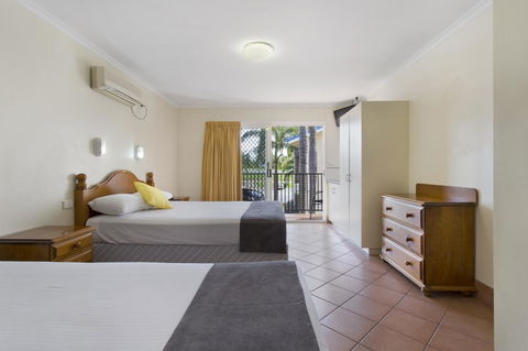 Glenmore Tavern - Foster Accommodation 1