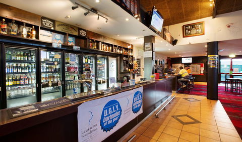 Glenmore Tavern - Foster Accommodation 25