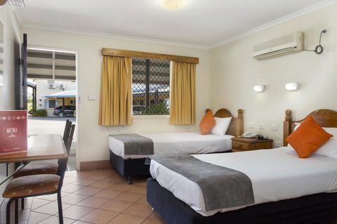 Glenmore Tavern - Foster Accommodation 11