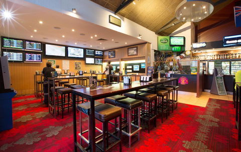 Glenmore Tavern - Foster Accommodation 8