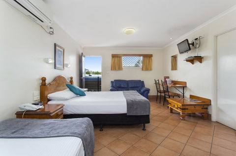 Glenmore Tavern - Foster Accommodation 12