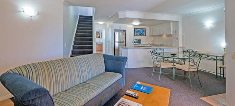 Burleigh On The Beach - Foster Accommodation 26