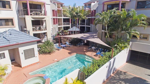 Burleigh On The Beach - Foster Accommodation 7