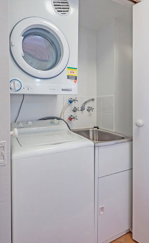 Burleigh On The Beach - Foster Accommodation 20