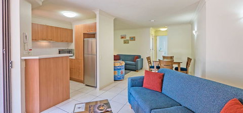 Burleigh On The Beach - Foster Accommodation 17