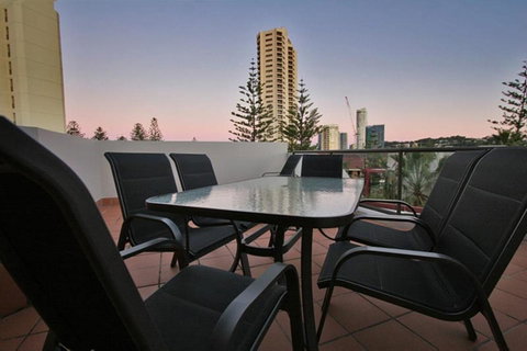 Burleigh On The Beach - Foster Accommodation 29