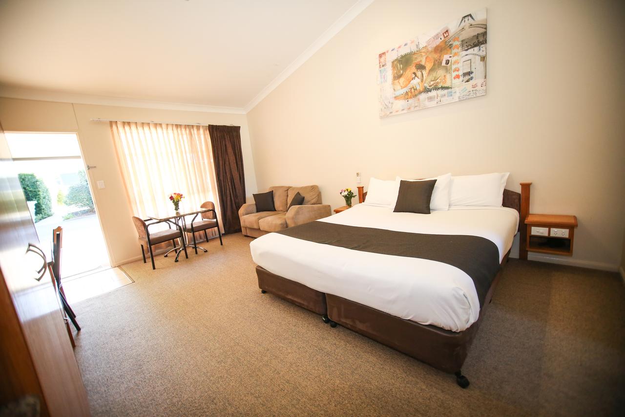 Gunnewin QLD Foster Accommodation