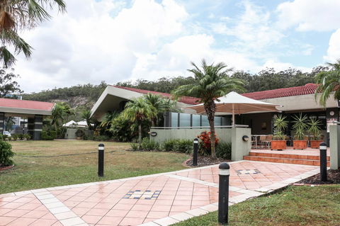Salisbury Hotel Motel - Foster Accommodation 0