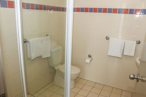 Salisbury Hotel Motel - Foster Accommodation 21