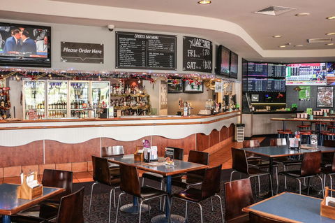 Salisbury Hotel Motel - Foster Accommodation 29