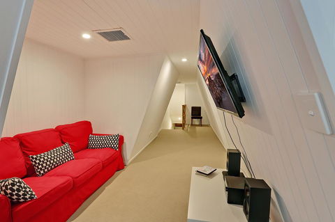 The Pod - Foster Accommodation 15