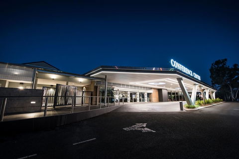 Alexandra Hills Hotel - Foster Accommodation 10