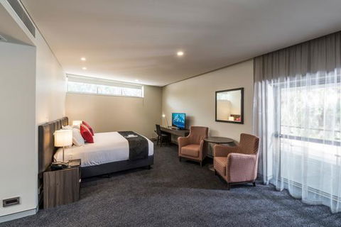 Alexandra Hills Hotel - Foster Accommodation 15