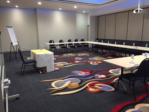 Alexandra Hills Hotel - Foster Accommodation 1