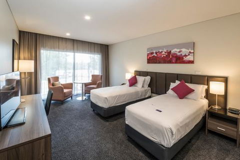 Alexandra Hills Hotel - Foster Accommodation 6