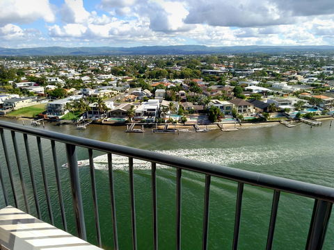 Silverton Apartment Resort Surfers Paradise - Foster Accommodation 1