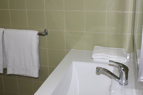 Arcadia Village Motel - Foster Accommodation 13