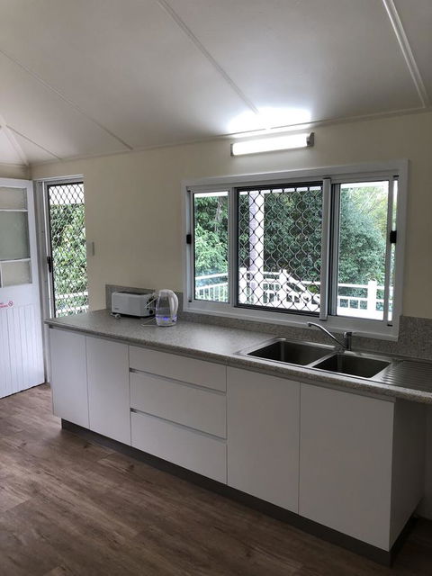Daggoombah Holiday Home Magnetic Island - Foster Accommodation 3