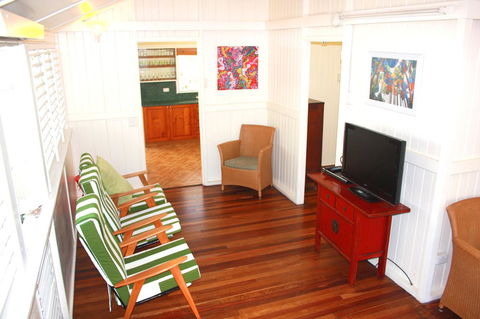 Daggoombah Holiday Home Magnetic Island - Foster Accommodation 7