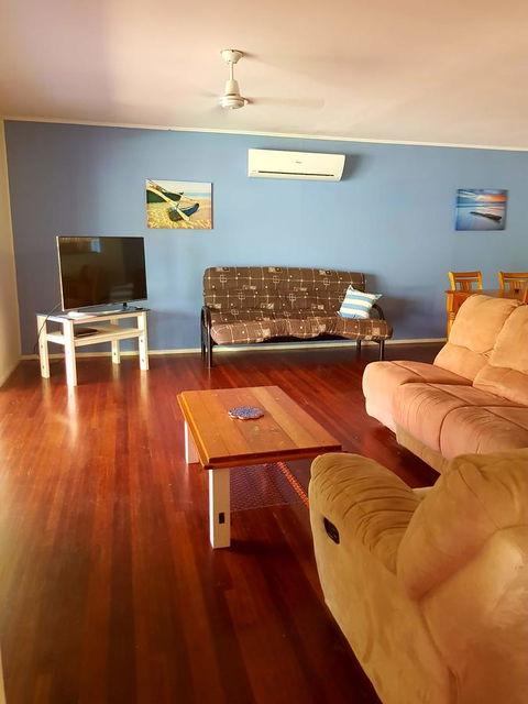 Arcadia Beach Guest House And Car Hire - Foster Accommodation 23