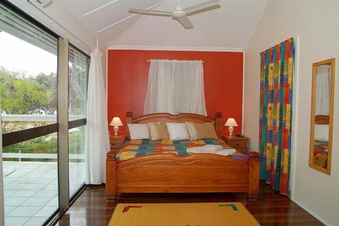 Arcadia Beach Guest House And Car Hire - Foster Accommodation 1
