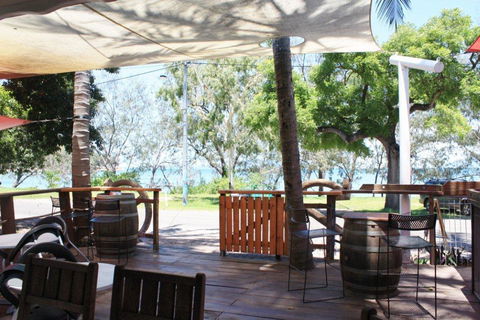 Arcadia Beach Guest House And Car Hire - Foster Accommodation 2