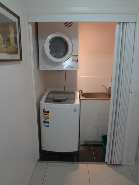 Keith's Sister - Foster Accommodation 34