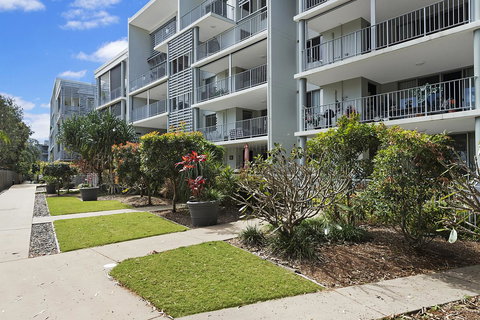 Keith's Sister - Foster Accommodation 19