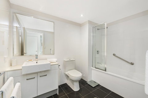 Keith's Sister - Foster Accommodation 10