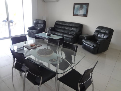 Keith's Sister - Foster Accommodation 12