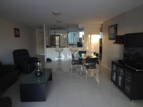 Keith's Sister - Foster Accommodation 28