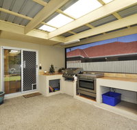 Ocean Wave - Foster Accommodation