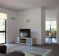Close to Surf Beach Surf Club Hotel and Shops - Boyd St Woorim - Foster Accommodation