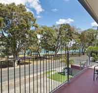 First floor unit close to shops park and waterfront - Foster Accommodation