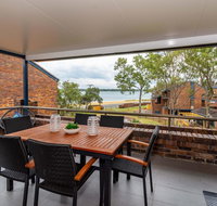 Spacious Family unit with Incredible views. - Foster Accommodation