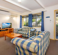 Pet Friendly Cottage in the Heart of Bribie - Wirraway St Bongaree - Foster Accommodation