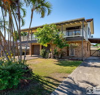 Family Holiday Haven on Boronia 100m to Beach - Foster Accommodation