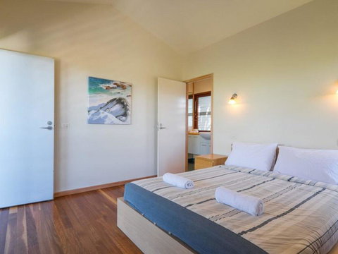 Laguna House - Foster Accommodation 7