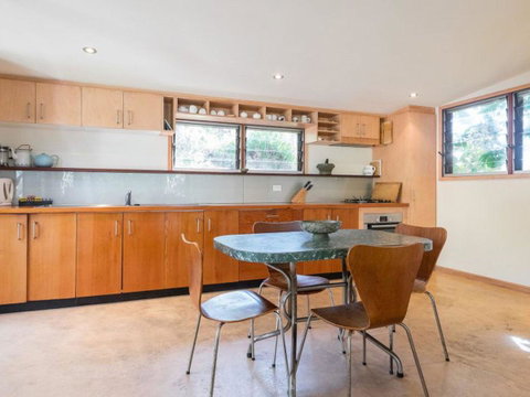 Laguna House - Foster Accommodation 11