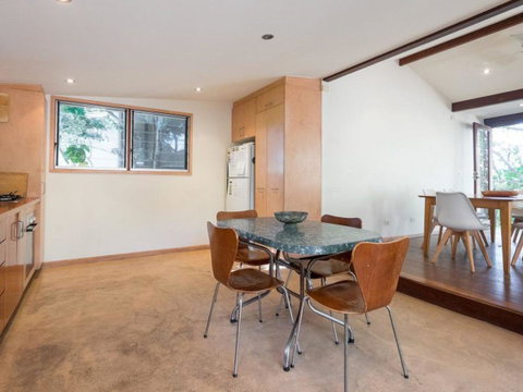 Laguna House - Foster Accommodation 2