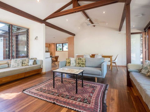 Laguna House - Foster Accommodation 9