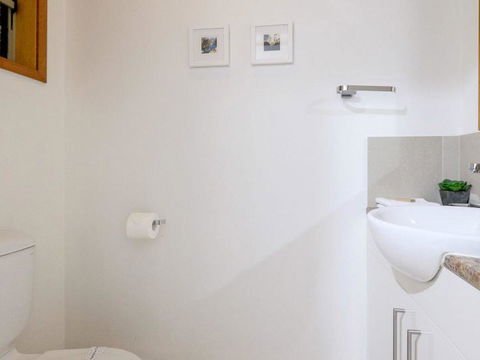 Claytons 1 By Discover Stradbroke - Foster Accommodation 5