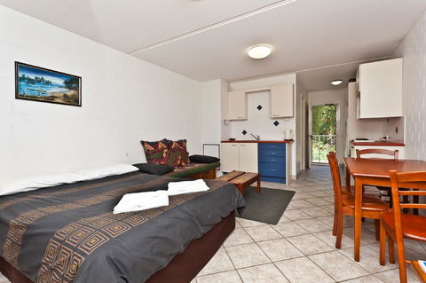 The Islander - Foster Accommodation 21