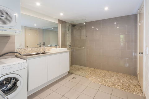 The Islander - Foster Accommodation 9