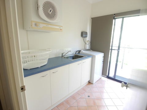 A Tequila Sunrise - Foster Accommodation 9